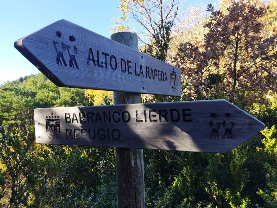 Las Mariposas De Villanúa Exterior foto